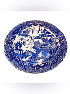 Vintage Blue Willow Transferware Japanese Style Decorative 9” Plate